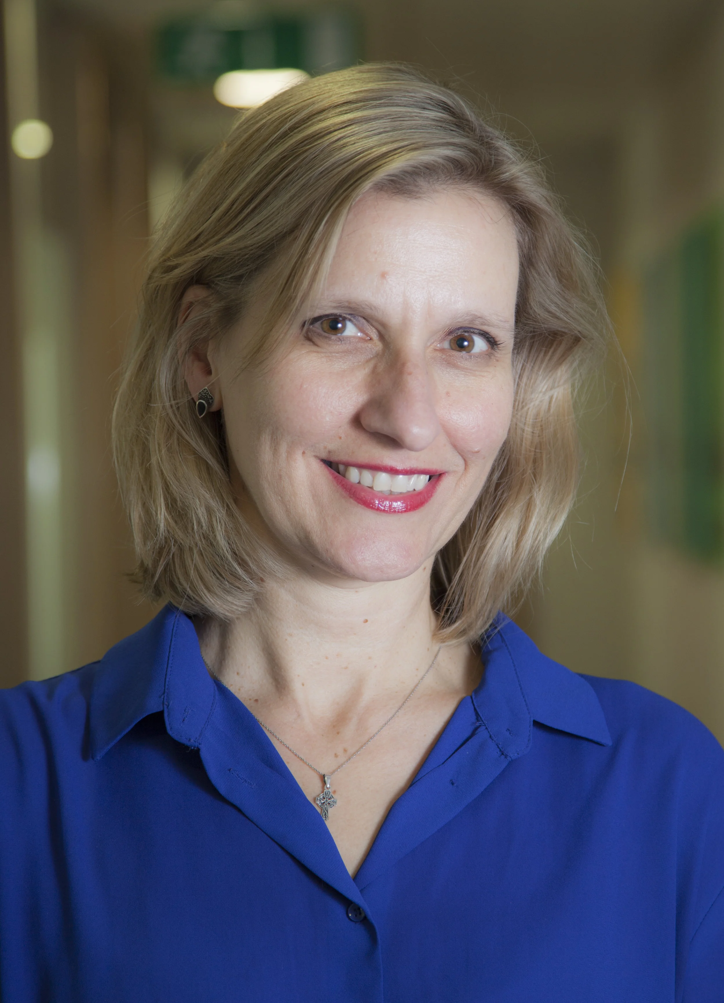 Wendy Betts headshot